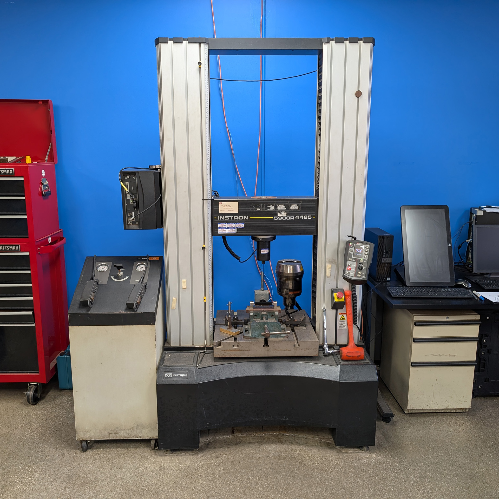 Universal testing machine services Universal testing machine services